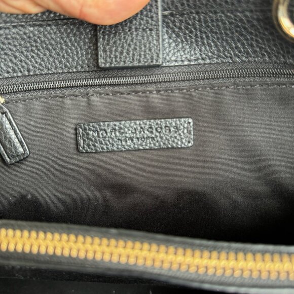 Marc Jacobs Like New Black Purse - Picture 5 of 6